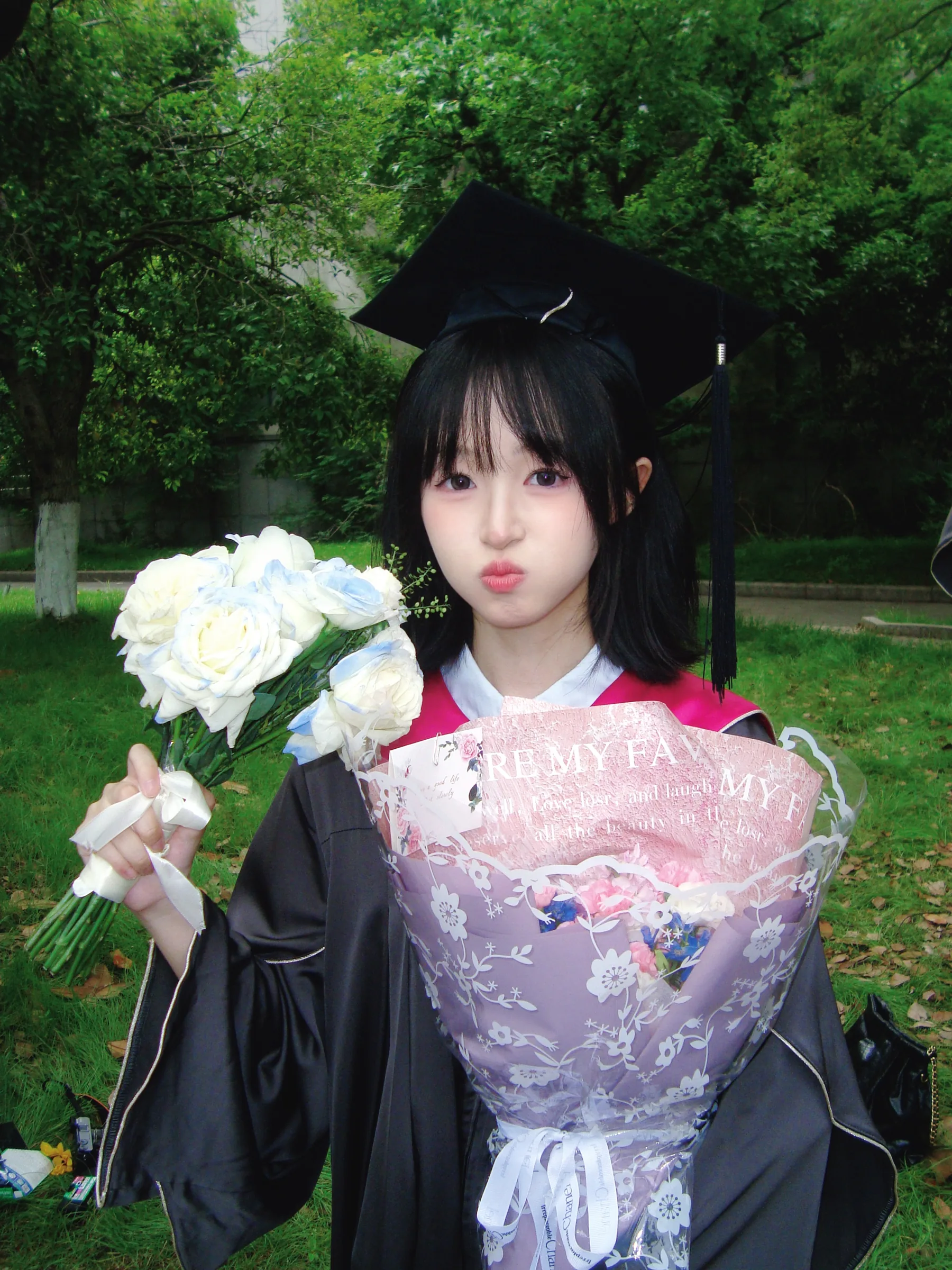 Shirley 的毕业照